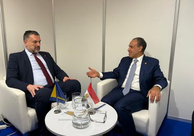 وزير الخارجية المصري يعقد جلسة مباحثات مع نظيره البوسنى