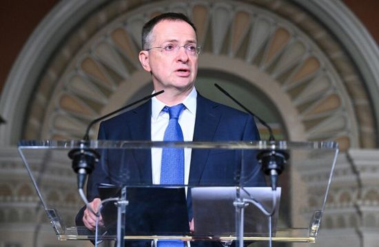 مساعد بوتين: مستعد لتقديم دورة محو أمية لـ"كالاس" 