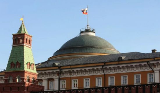 أول تعليق من الكرملين على استقالة رئيس مكتب زيلينسكي