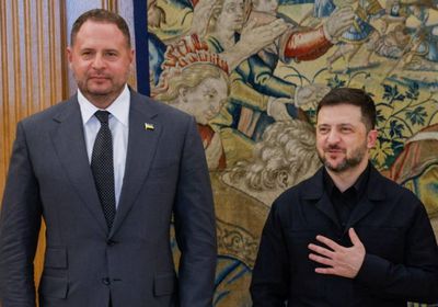 الكرملين تعتبر استقالة مدير مكتب زيلينسكي إغراقًا لأوكرانيا