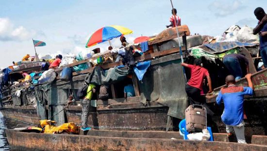 وفاة 19 شخصًا إثر انقلاب قارب في الكونغو