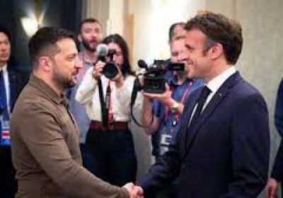 ماكرون يستقبل زيلينسكي الإثنين