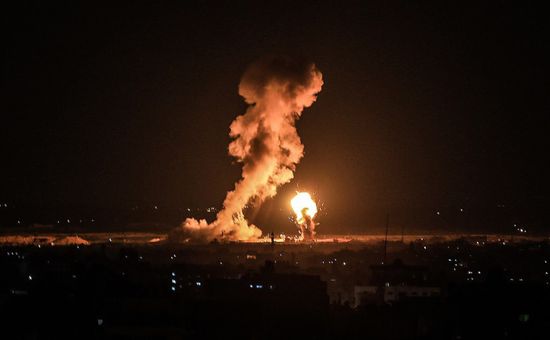 طائرات الاحتلال تستهدف مناطق شرقي مخيم البريج