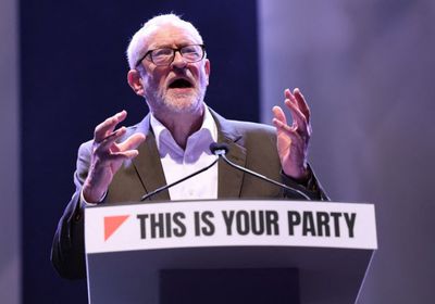 حزب كوربن اليساري الجديد يعتمد قيادة جماعية