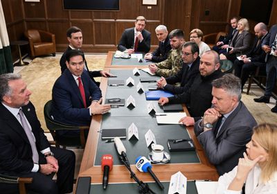 انطلاق المحادثات الأميركية-الأوكرانية في فلوريدا لبحث خطة إنهاء الحرب