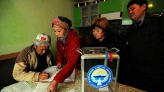 انتخابات تشريعية مبكرة في قرغيزستان بلا أحزاب