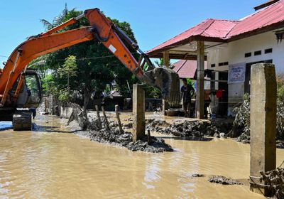 ارتفاع ضحايا الفيضانات بهذه الدول لـ900 قتيل 
