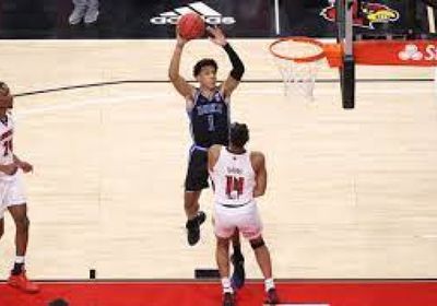 جالين جونسون يقود هوكس للفوز على سيكسرز بعد وقتين إضافيين