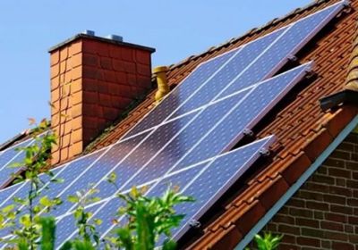 بريطانيا: تركيب الألواح الشمسية بأسرع وتيرة منذ 2015