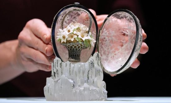 بيع قطعة نادرة من تصميم فابرجيه بسعر قياسي تخطى 30 مليون دولار