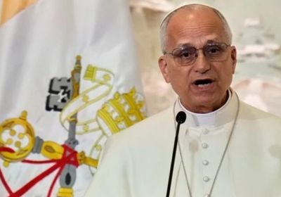 بابا الفاتيكان يدعو أمريكا لتجنب إسقاط مادورو بالقوة