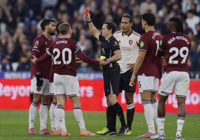 مدرب وست هام: باكيتا محبط بعد طرده أمام ليفربول