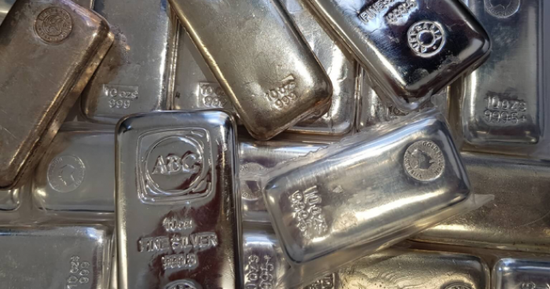 الفضة تسجل مستوى قياسيًا جديدًا بظل شح المعروض