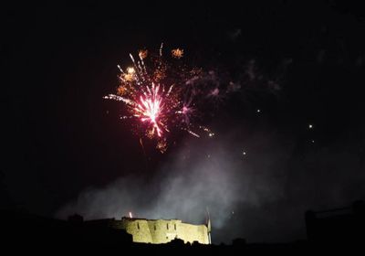 بإطلاق ألعاب نارية.. الحزام الأمني يحتفي بتحرير وادي حضرموت