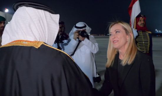 ميلوني تلتقي سلطان عمان بالبحرين