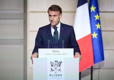 ماكرون يصل الصين لإجراء مباحثات مع "شي"