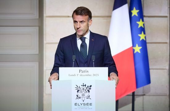 ماكرون يصل الصين لإجراء مباحثات مع "شي"