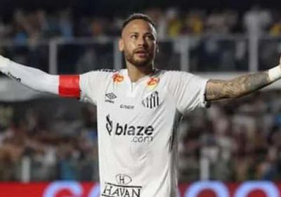 نيمار يسجل ثلاثية ويعزز آمال سانتوس في البقاء بالدوري البرازيلي