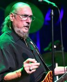 أمريكا تودع عازف الغيتار ستيف كروبر