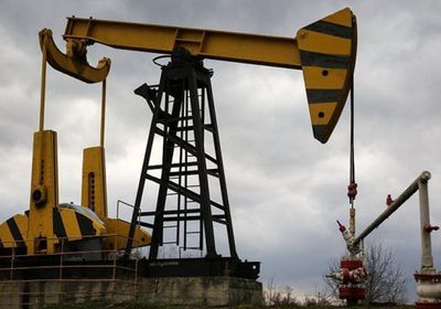 أسعار النفط ترتفع مدفوعة بمخاوف تعطل الإمدادات