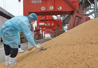 الصين توقف واردات فول الصويا من 5 منشآت برازيلية