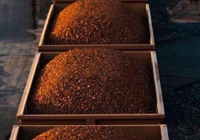 خام الحديد يسجل مكاسب أسبوعية للمرة الثالثة على التوالي