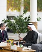 محمد بن زايد يستقبل رئيس حكومة كردستان العراق في قصر الشاطئ