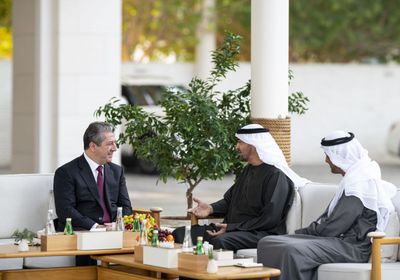 محمد بن زايد يستقبل رئيس حكومة كردستان العراق في قصر الشاطئ