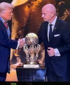  ترامب يحصل علي جائزة "الفيفا" للسلام