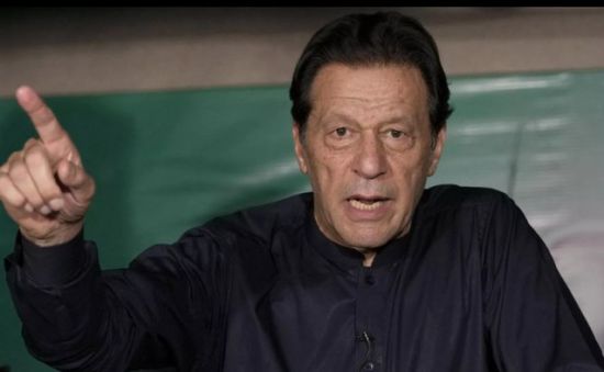 الجيش الباكستاني يصف عمران خان بـ"مريض عقليا"