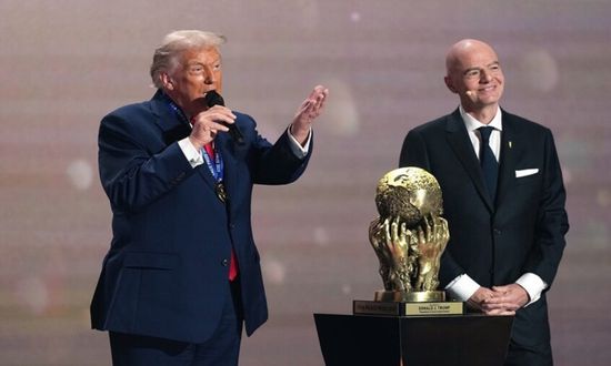 ترامب يحصد جائزة فيفا للسلام