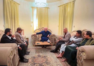 الكثيري يبحث سبل تطوير حركة الطيران في مطار سيئون