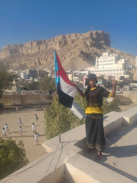 رفع أعلام الجنوب العربي على مدارس وادي حضرموت