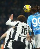 نابولي يهزم يوفنتوس بالدوري الإيطالي