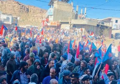 احتشاد جماهير غفيرة في الضالع للمطالبة بإعلان استقلال الجنوب