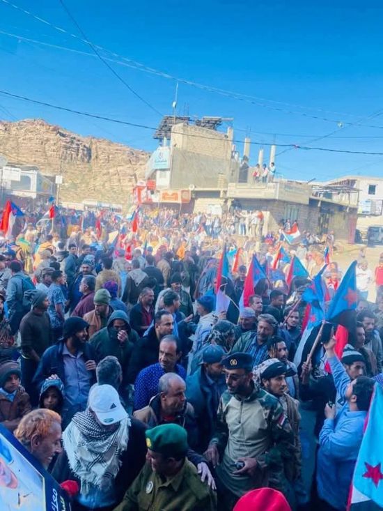 احتشاد جماهير غفيرة في الضالع للمطالبة بإعلان استقلال الجنوب