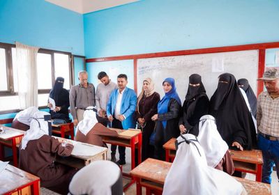 معاوية وجواد يتفقدان سير الامتحانات في مدارس الشيخ عثمان