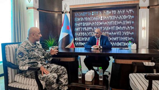 الرئيس الزُبيدي: حماية الممرات البحرية يخدم أمن المنطقة والعالم