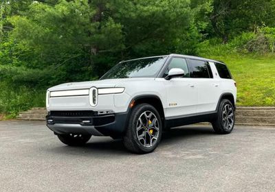 "ريفيان" تستدعي نحو 35 ألف مركبة لاحتمالية وجود خلل