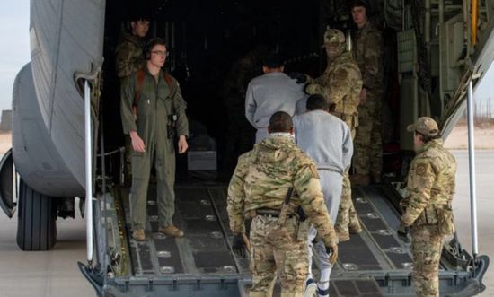 الولايات المتحدة تُرحّل 55 إيرانياً