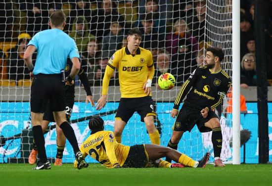 مانشستر يونايتد يكتسح وولفرهامبتون برباعية