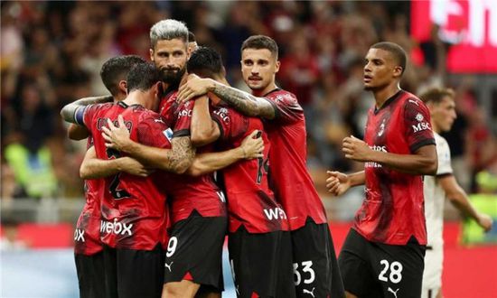 ميلان يتصدر الدوري الإيطالي عبر تورينو