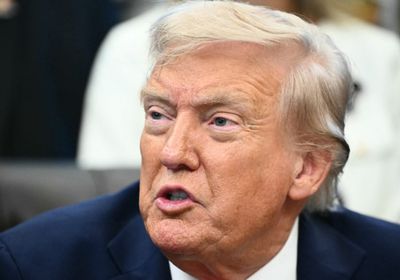 ترامب يهدد المكسيك بفرض رسوم جمركية إضافية