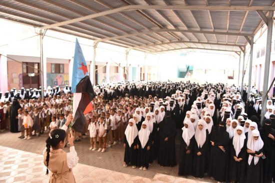 طلاب مدارس ساحل حضرموت يرددون النشيد الوطني الجنوبي