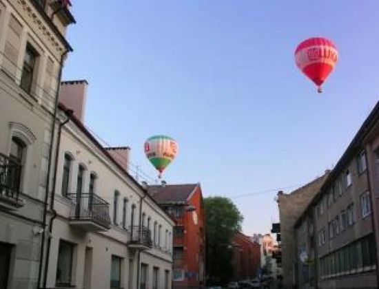 ليتوانيا تعلن حالة الطوارئ بسبب مناطيد تهريب من روسيا البيضاء