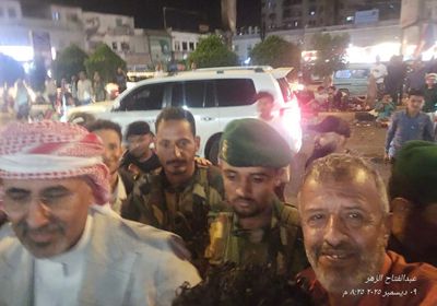 الرئيس الزُبيدي يصل إلى ساحة اعتصام خورمكسر