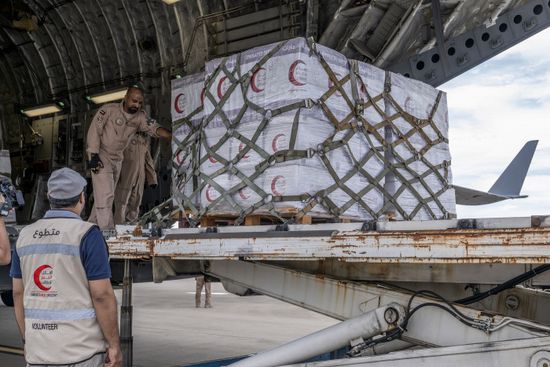 الإمارات.. وصول طائرة المساعدات الإنسانية الثامنة إلى سريلانكا