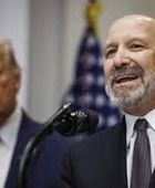 وزير التجارة الأمريكي ينفي مسؤولية ترامب عن تراجع الوظائف