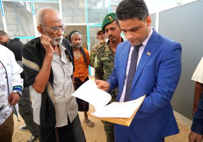 نائب وزير الإعلام يتفقد مركز الإرسال الإذاعي في الشعب