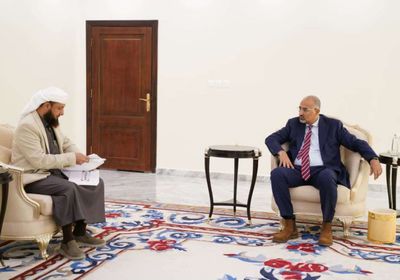 الرئيس الزُبيدي يشدد على دور الأوقاف بنشر ثقافة التسامح والتكافل المجتمعي